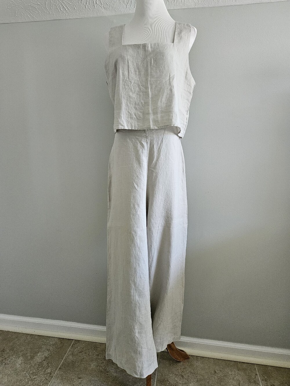 Tahari Cream Linen Wide-Leg Pants and Cropped Tank Set